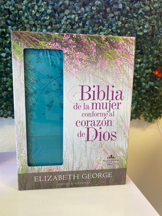 Biblia de la Mujer Conforme al Corazón de Dios
